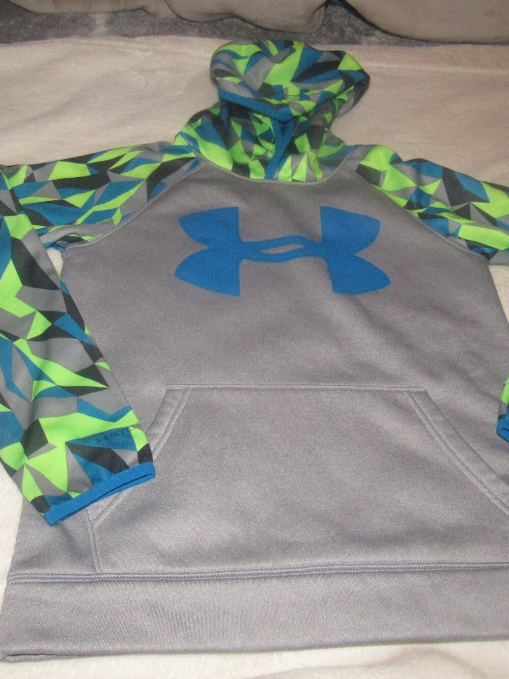 Under Armour Gray/Blue/Green Kangaroo Hoodie USED Medium